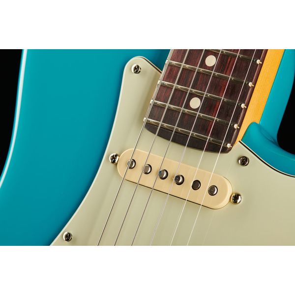 Fender AM Pro II Strat HSS MBL